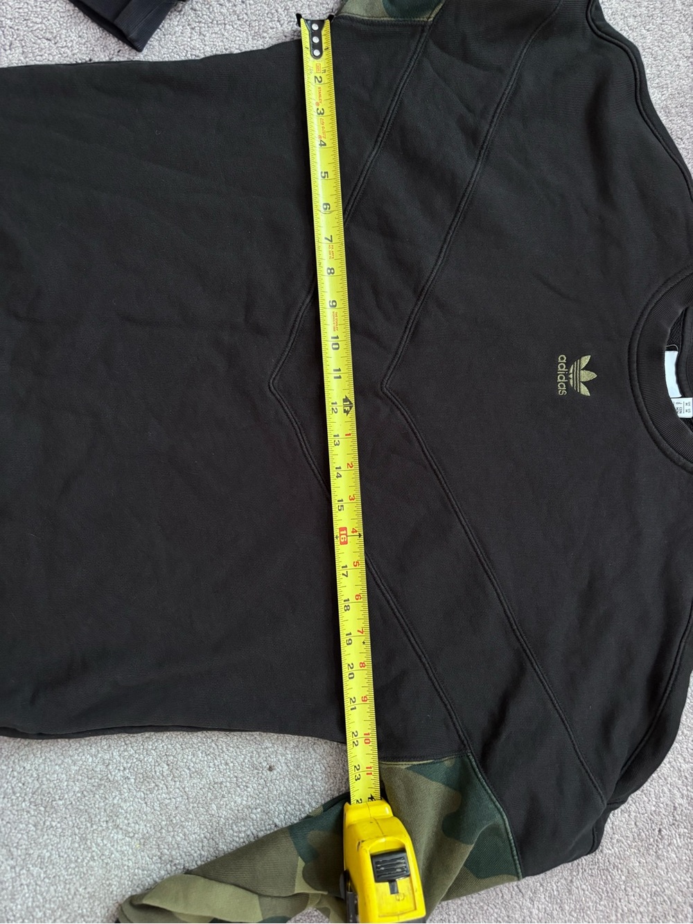 adidas Originals Mens Camo Sleeve Chevron Crewneck Sweatshirt Black Size M - Picture 5 of 6